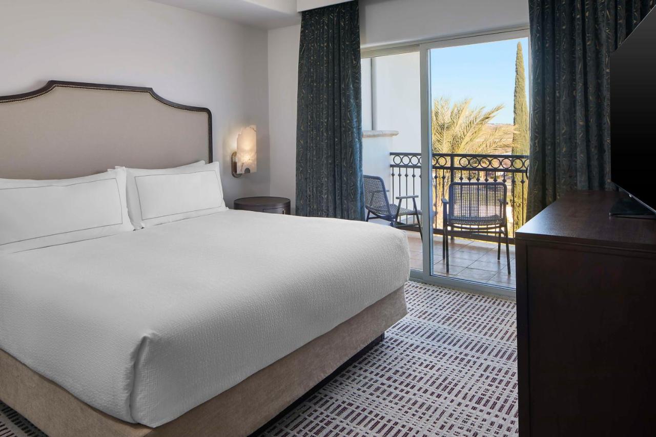  | La Bellasera Hotel & Suites