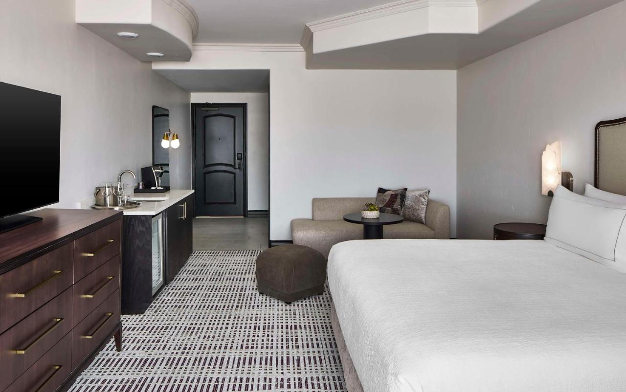  | La Bellasera Hotel & Suites