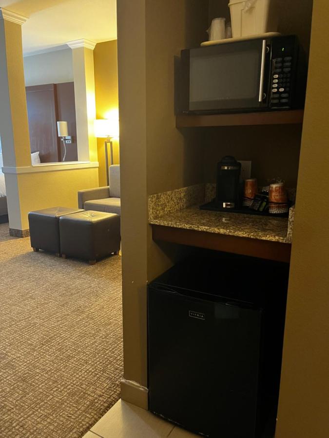 King Suite with Sofa Bed and Spa Bath - Non-Smoking at Comfort Suites Denver International Airport