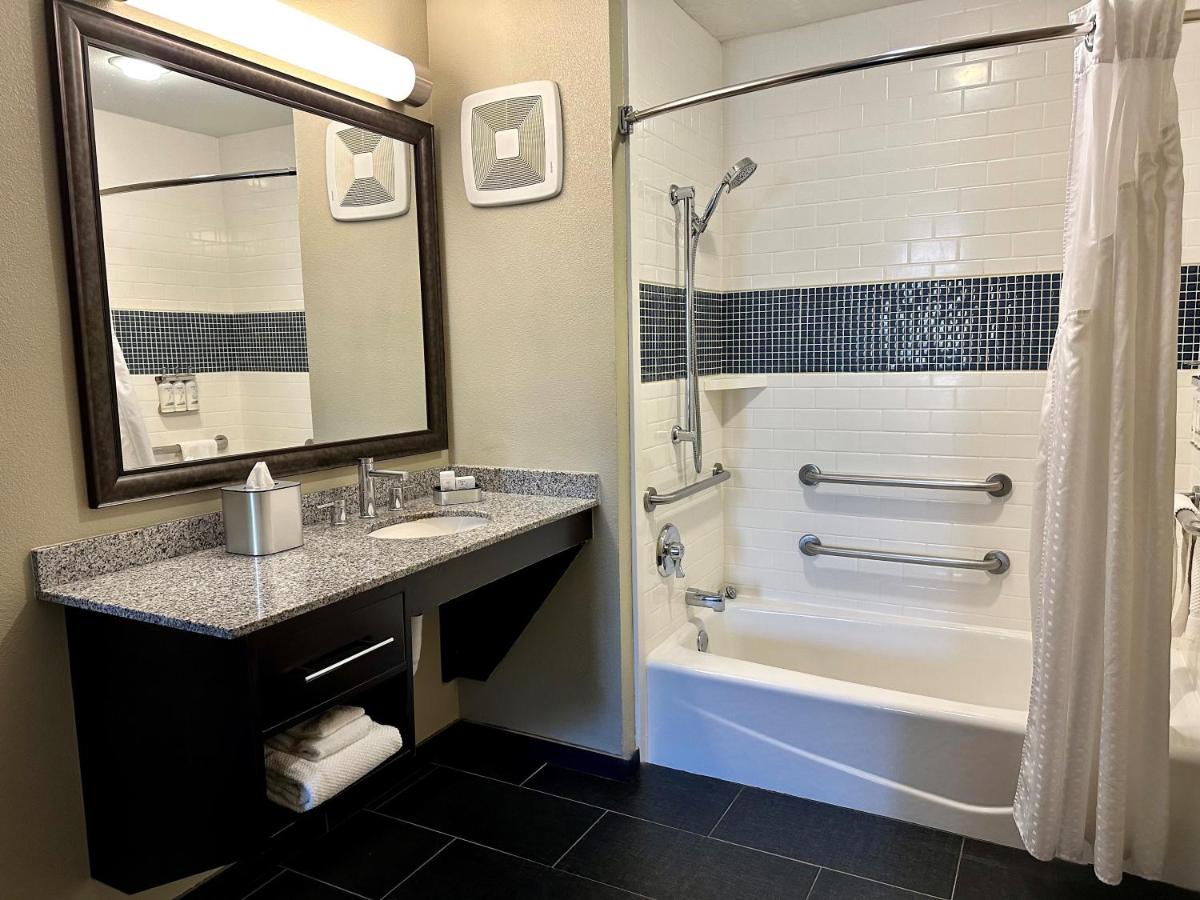 King Studio Suite with Mobility Accessible Tub - Non-Smoking at Staybridge Suites Carlsbad by IHG