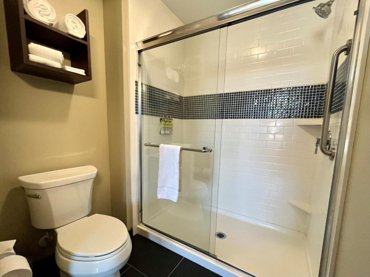 King Studio Suite - Hearing Accessible/Non-Smoking at Staybridge Suites Carlsbad by IHG