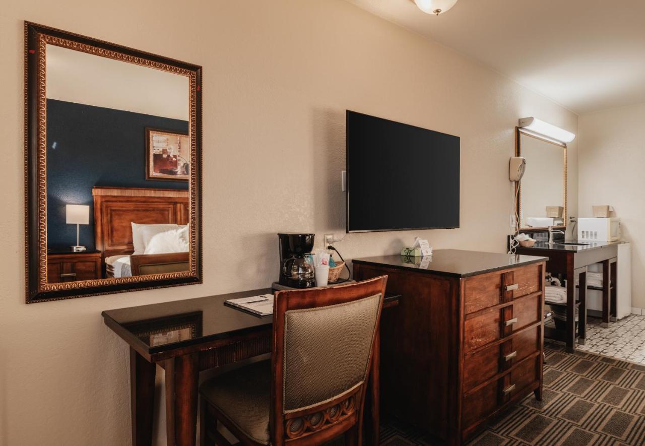 | Aladdin Motor Inn