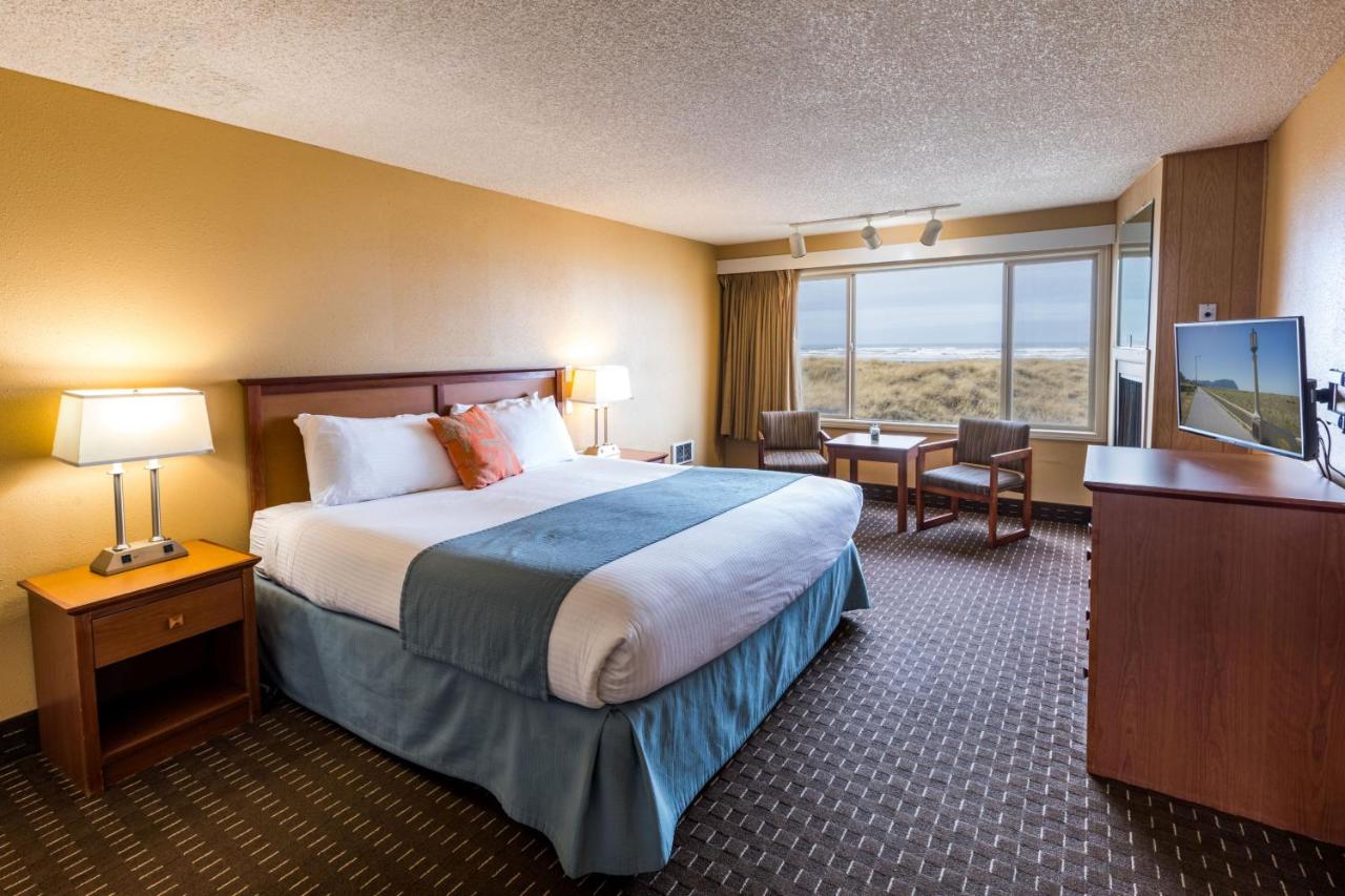 King Room - Ocean Front at Ebb Tide Oceanfront Inn