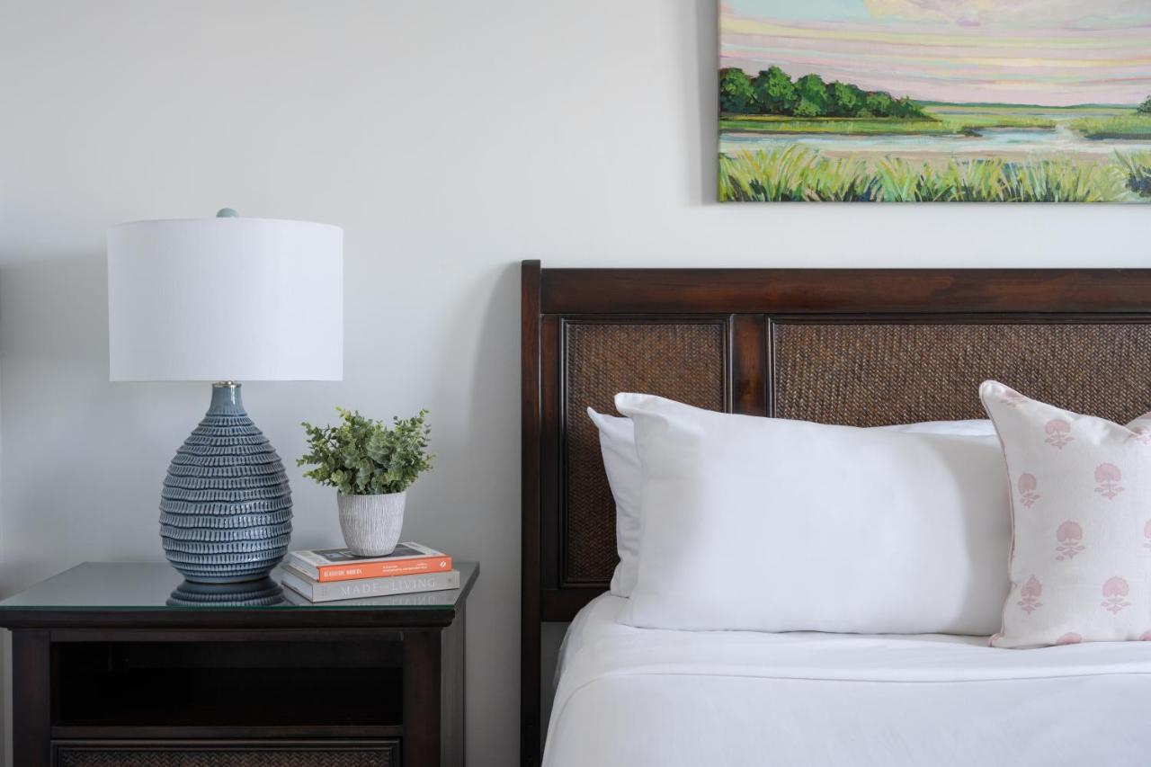 | Elizabeth Pointe Lodge