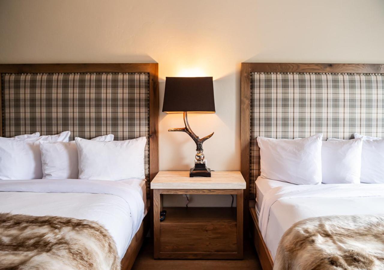 Queen Room with Two Queen Beds at The Estes Park Resort