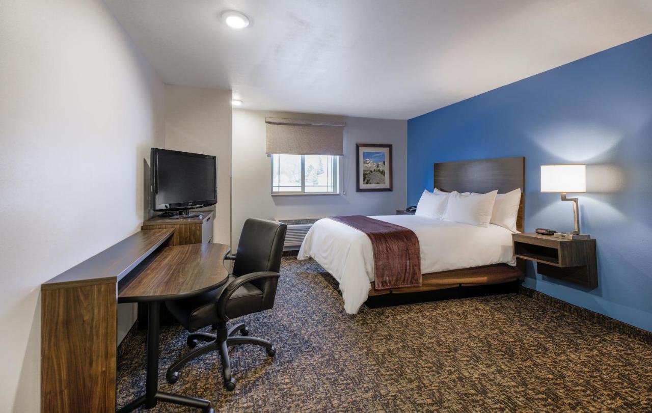 Queen Room - Disability Access at My Place Hotel - Vancouver, WA