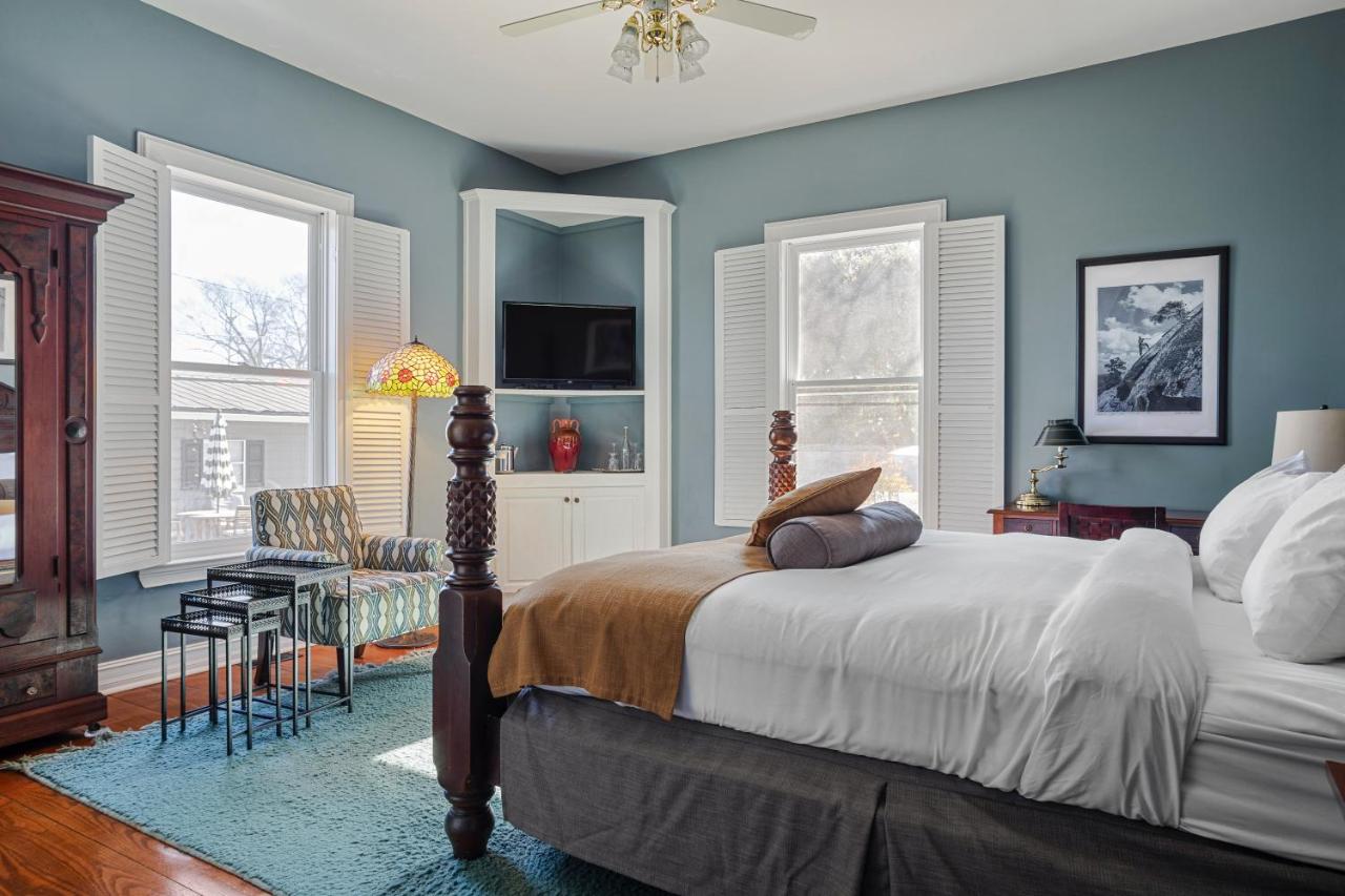  | Stone Mountain Manor