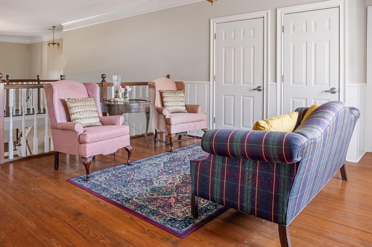 | Stone Mountain Manor