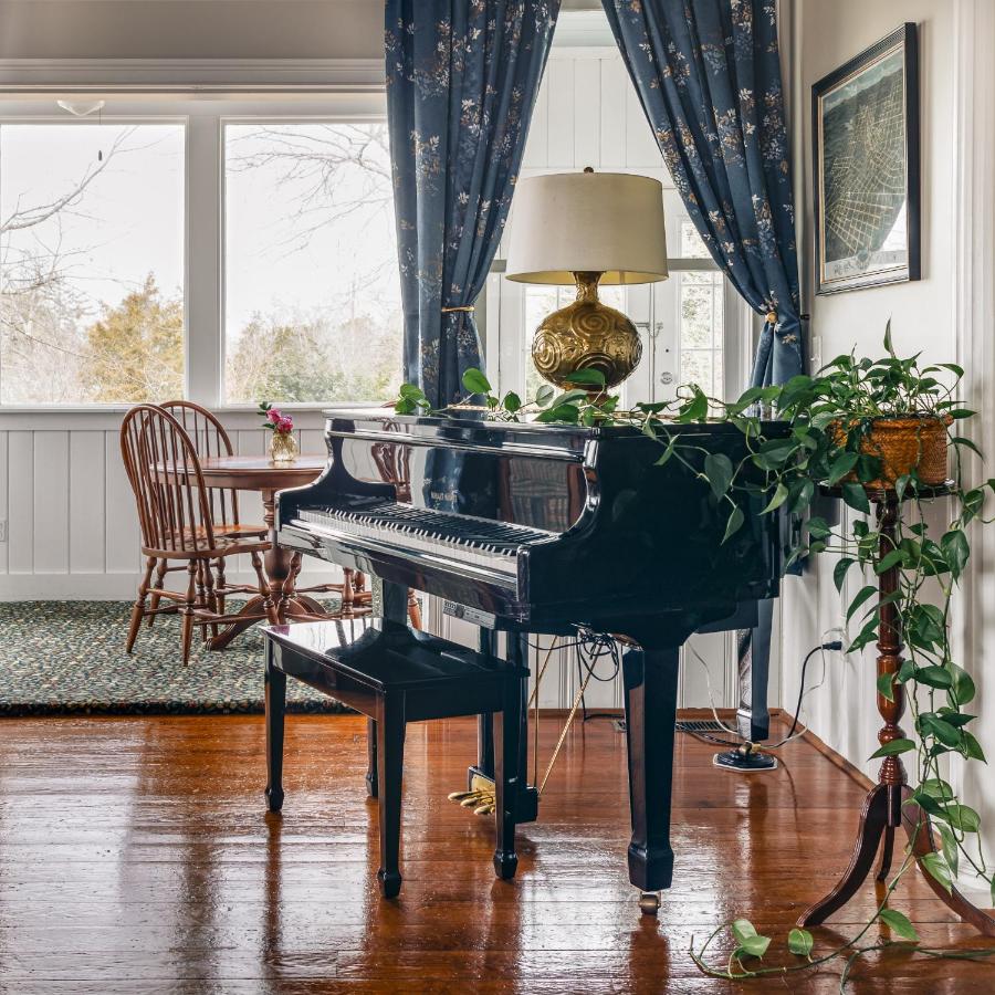  | Stone Mountain Manor