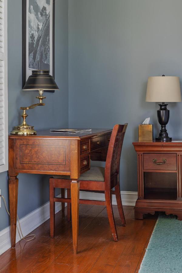  | Stone Mountain Manor