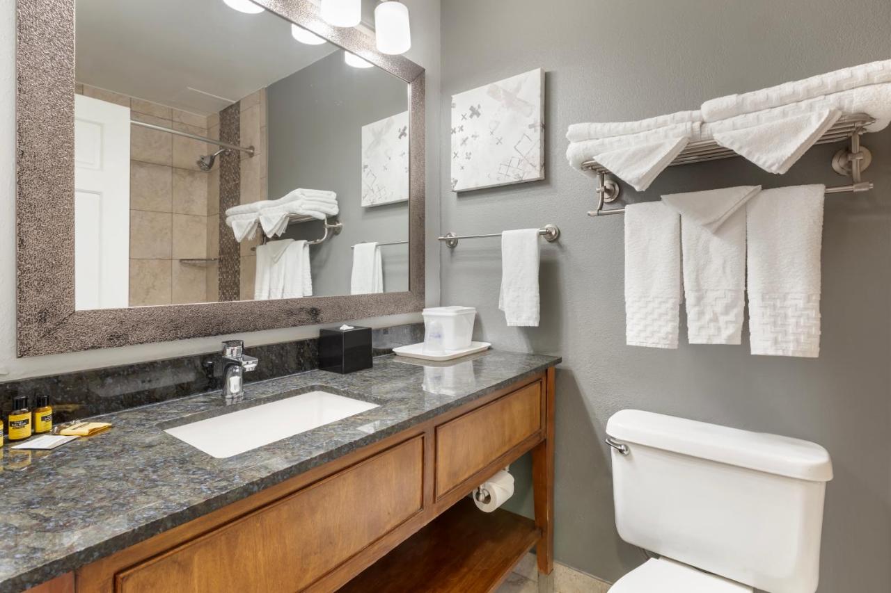 King Suite with Kitchen - Non-Smoking at Best Western Plus Milwaukee West