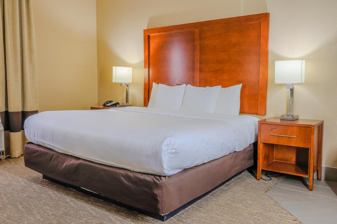 King Room - Accessible/Non-Smoking at Comfort Inn Ottawa Kansas