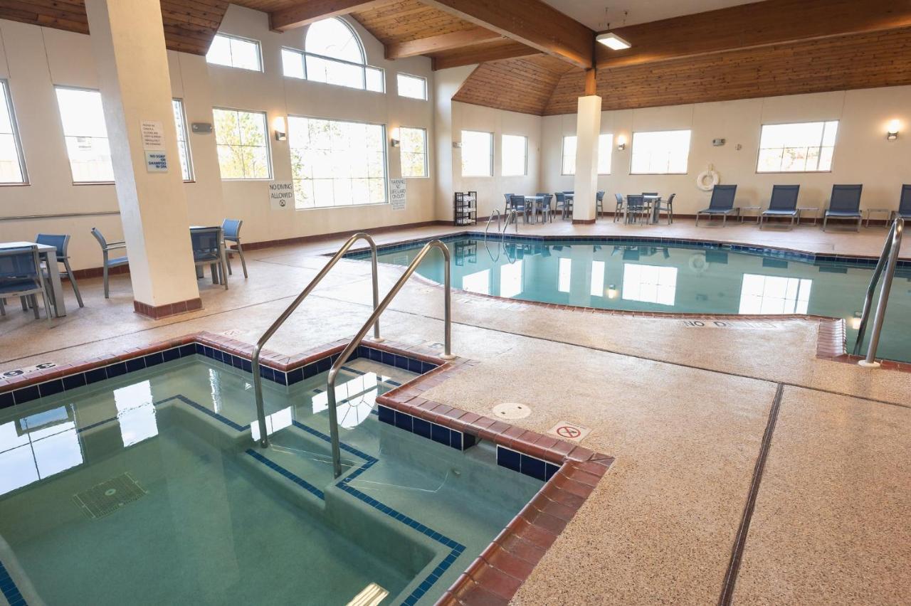 | Holiday Inn Express Houghton-Keweenaw, an IHG Hotel