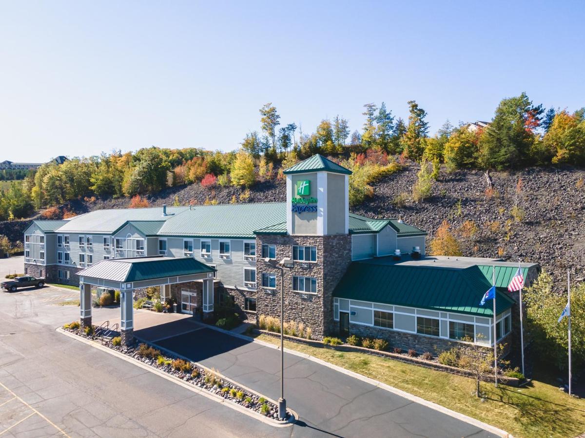 | Holiday Inn Express Houghton-Keweenaw, an IHG Hotel