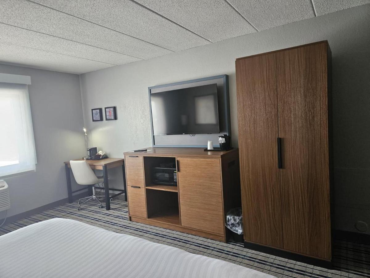 Queen Room with Two Queen Beds - Non-Smoking at AmericInn by Wyndham Albert Lea