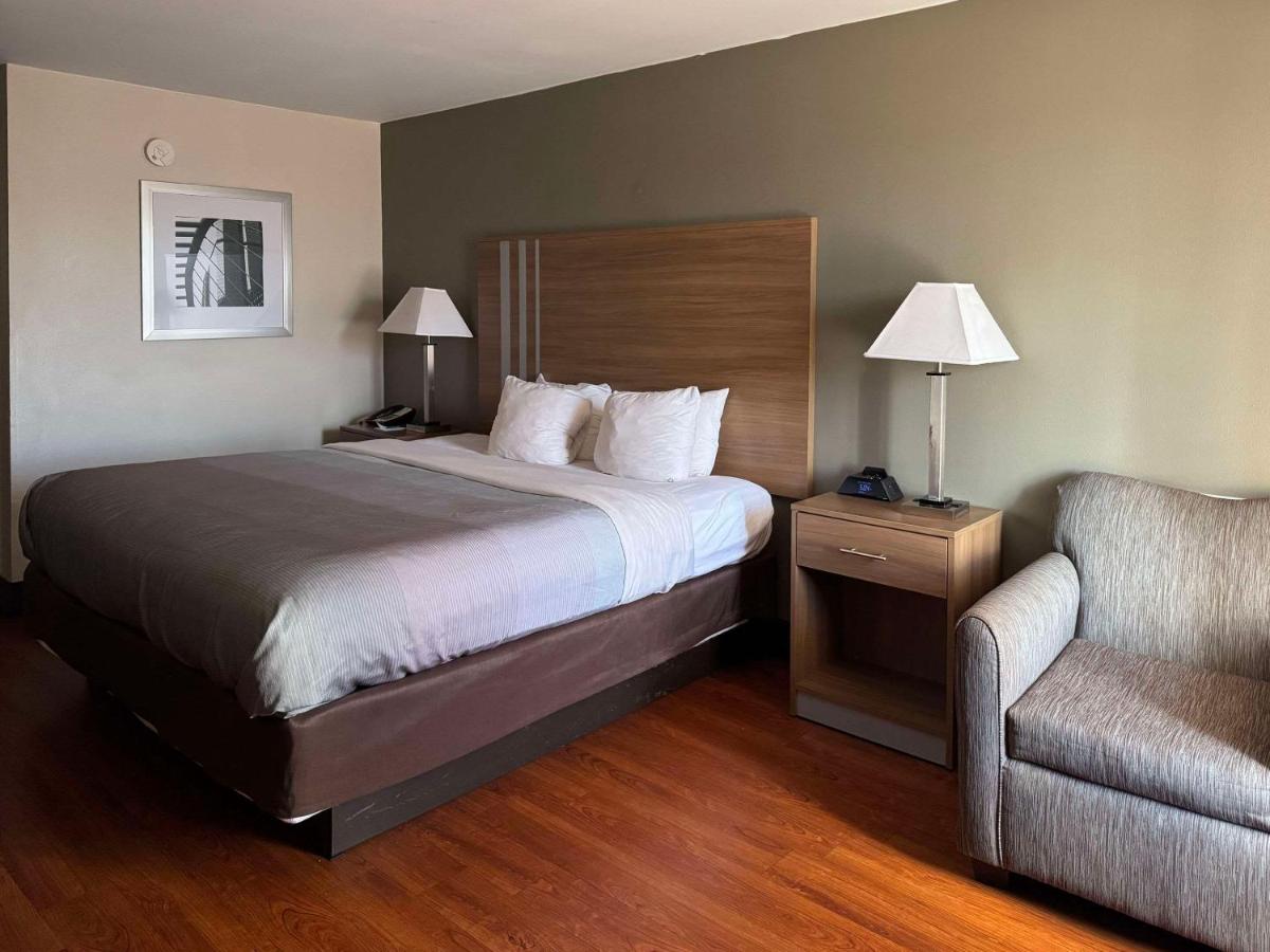 King Room - Non-Smoking at Quality Inn Lagrange East I-85