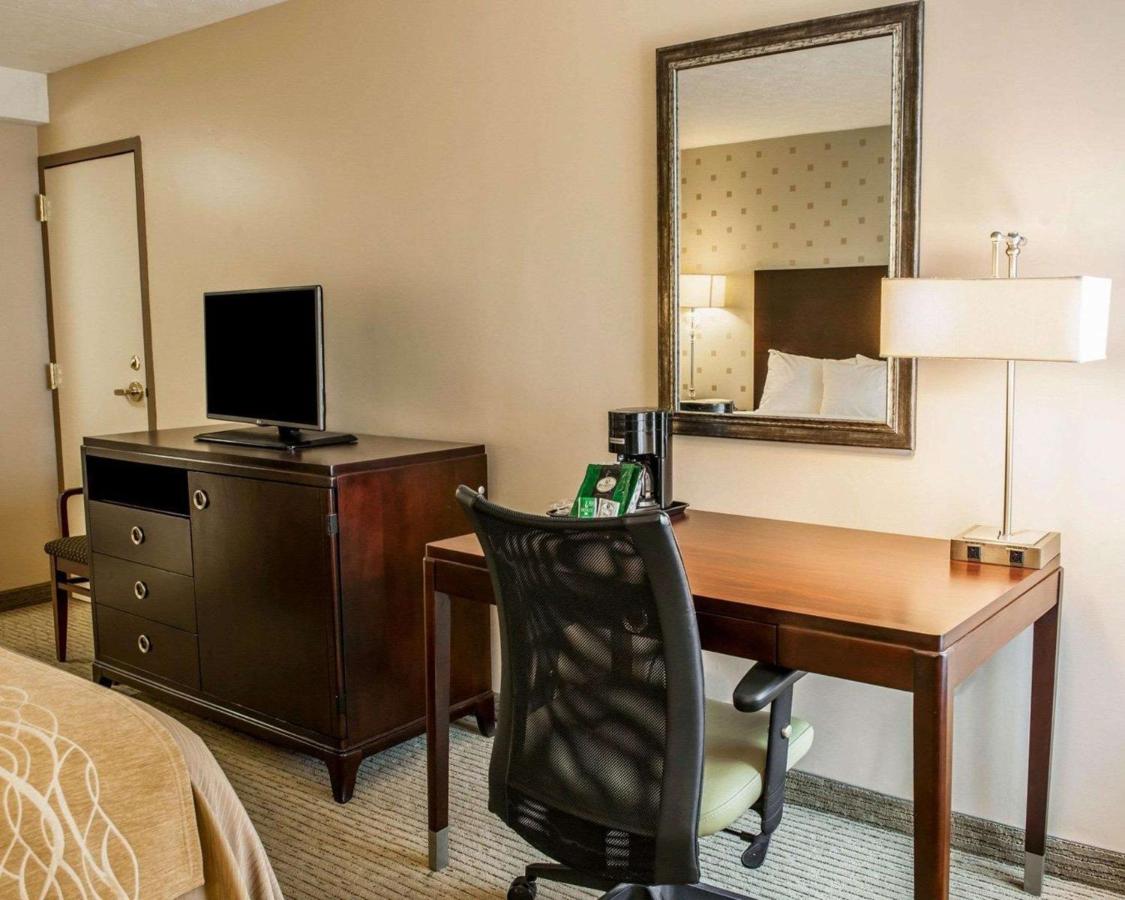 King Room - Non-Smoking at Comfort Inn Bloomington near University