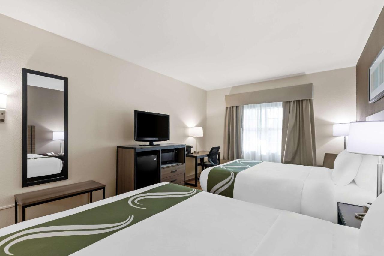| Quality Inn Fayetteville Near Historic Downtown Square