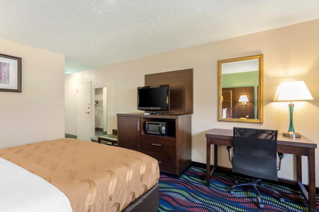 King Room - Accessible/Non-Smoking at Quality Inn Cookeville