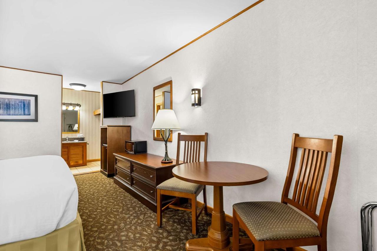 | Best Western Adirondack Inn