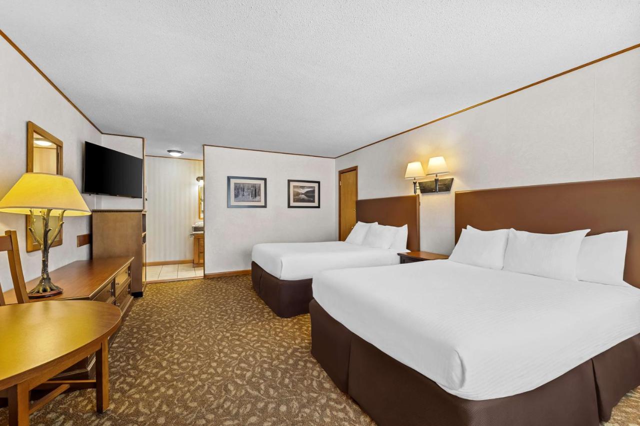 Queen Room with Two Queen Beds - Disability Access at Best Western Adirondack Inn