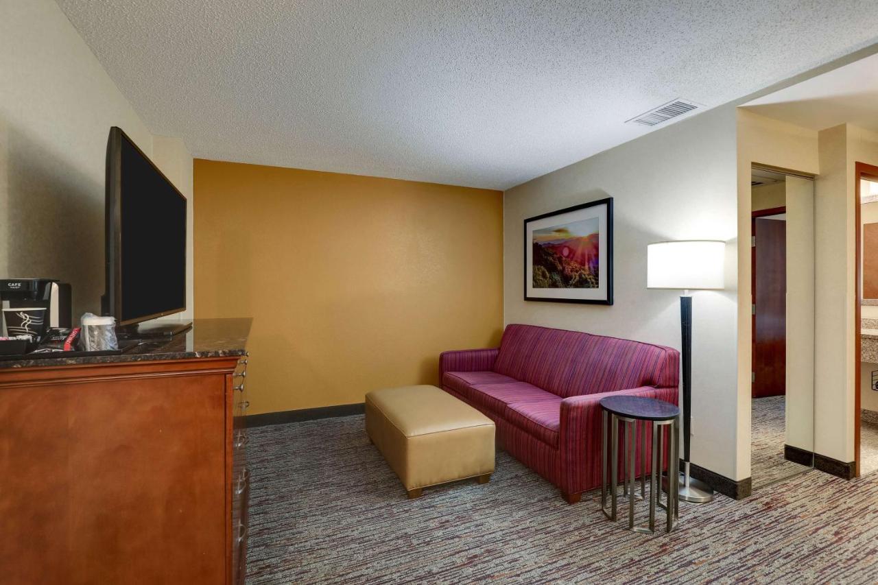 Deluxe King Room with Sofa Bed at Drury Inn & Suites Charlotte Northlake