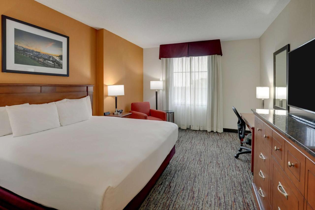 Deluxe King Room - High Floor at Drury Inn & Suites Charlotte Northlake