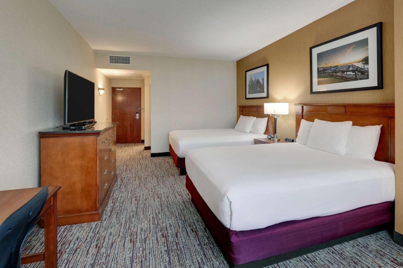Deluxe Queen Room with Two Queen Beds at Drury Inn & Suites Charlotte Northlake