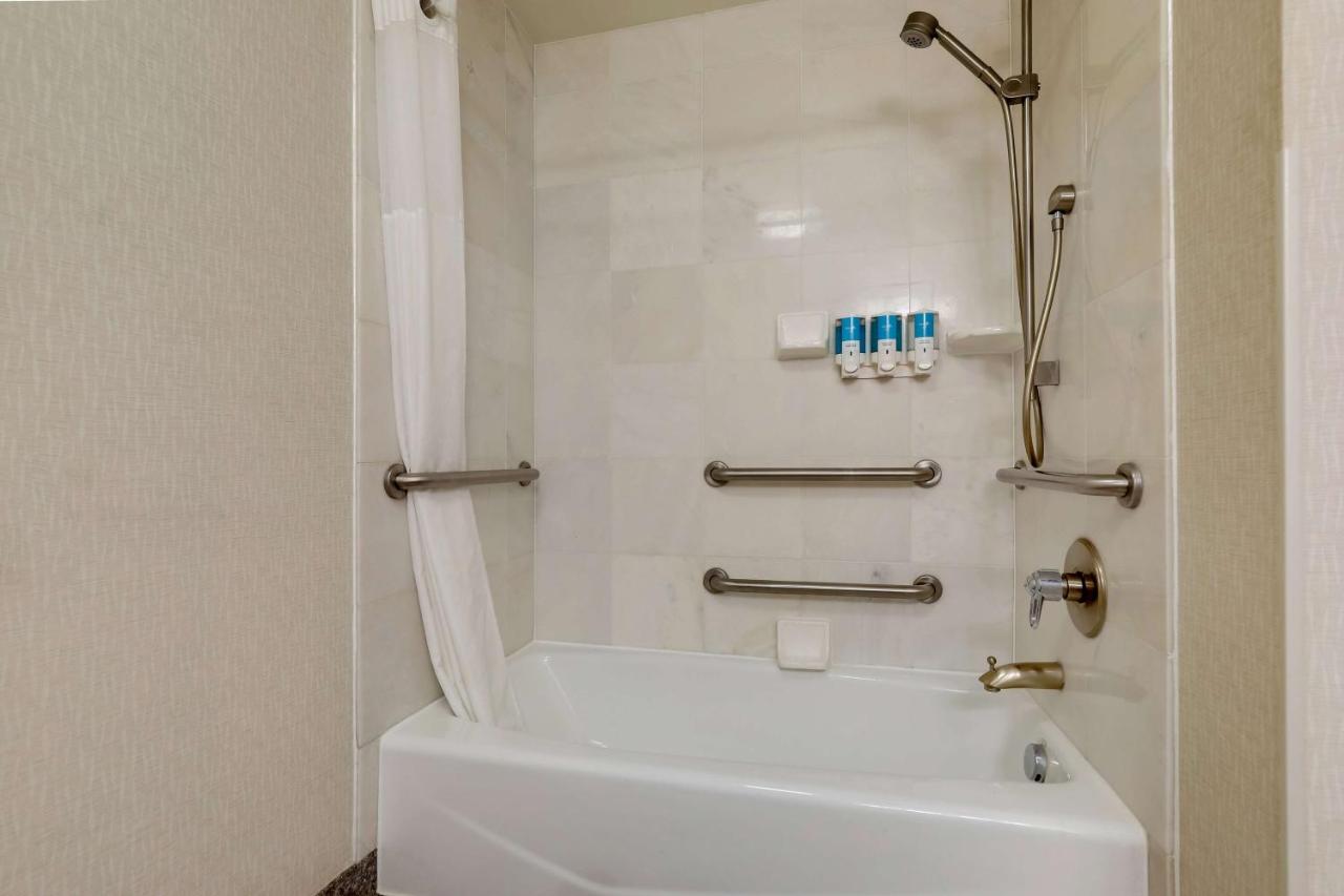 King Suite with Sofa Bed - Accessible, Tub at Drury Inn & Suites Charlotte Northlake