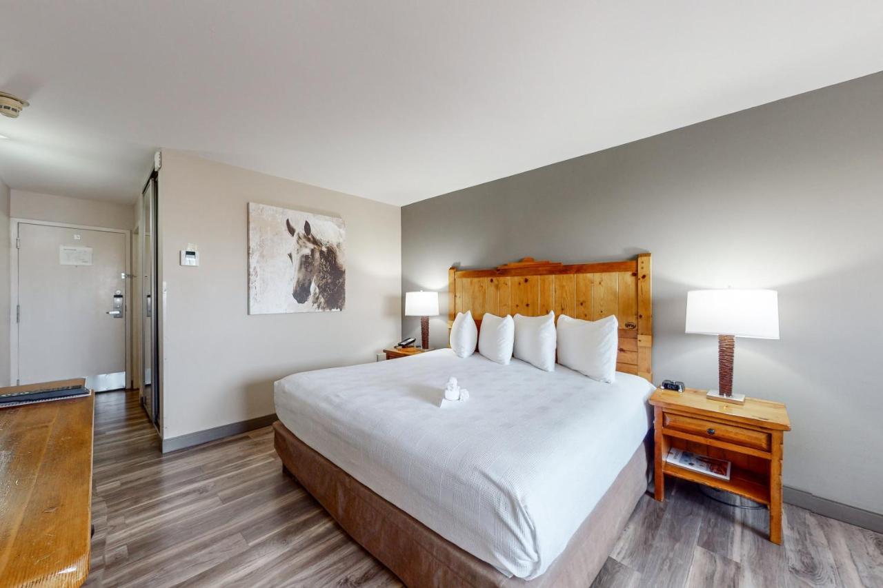 King Room - Non-Smoking/Pet Friendly at Best Western Plus Rio Grande Inn