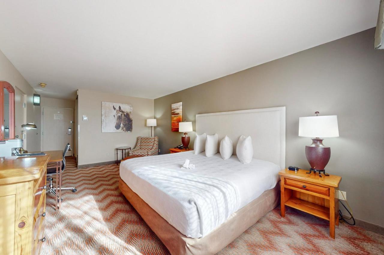 King Room with Pool View - Non-Smoking at Best Western Plus Rio Grande Inn
