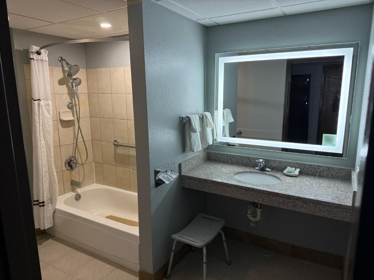 | Best Western Woodstock Inn