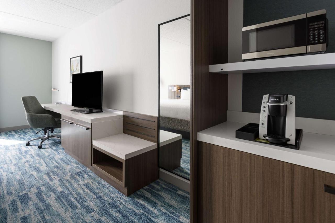 King Room with Roll-In Shower - Disability Access at Hilton Garden Inn Winston-Salem/Hanes Mall