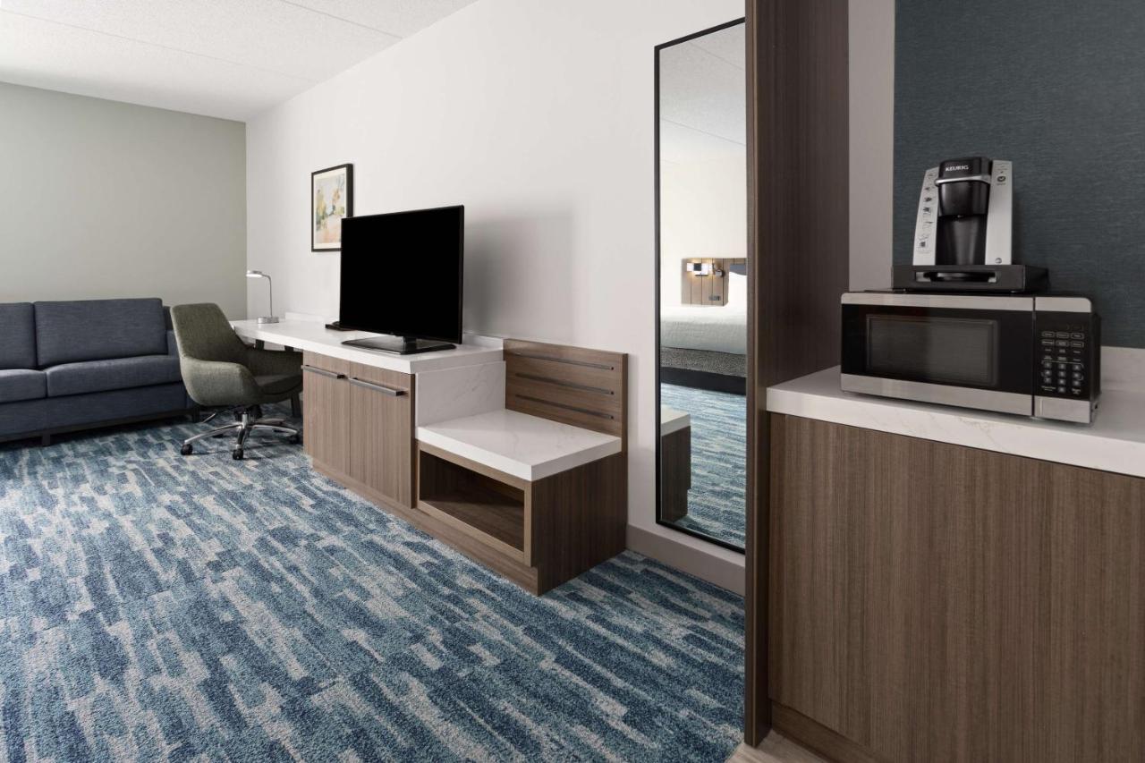 King Room with Accessible Tub at Hilton Garden Inn Winston-Salem/Hanes Mall