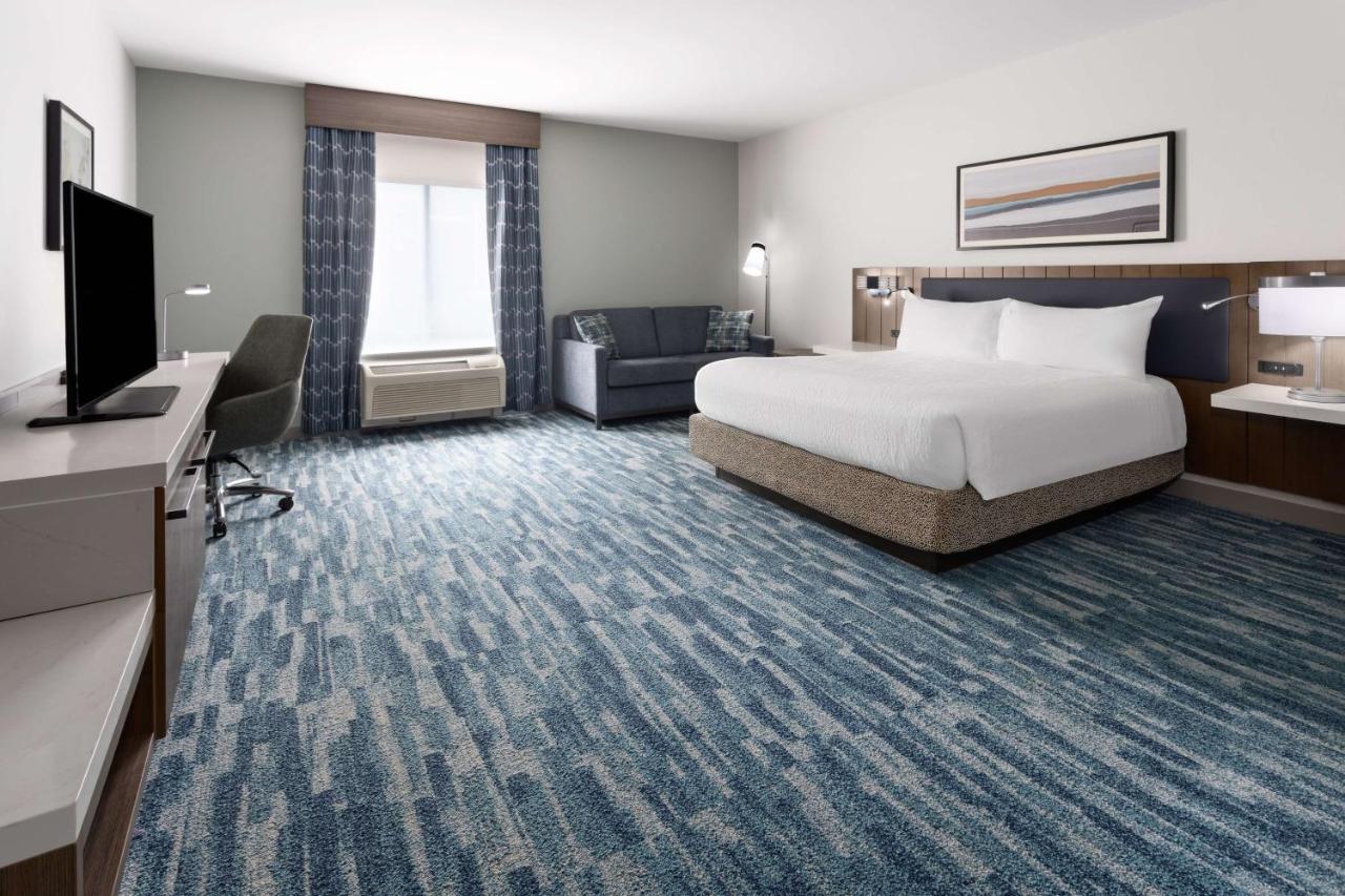King Room with Roll-In Shower - Disability Access at Hilton Garden Inn Winston-Salem/Hanes Mall