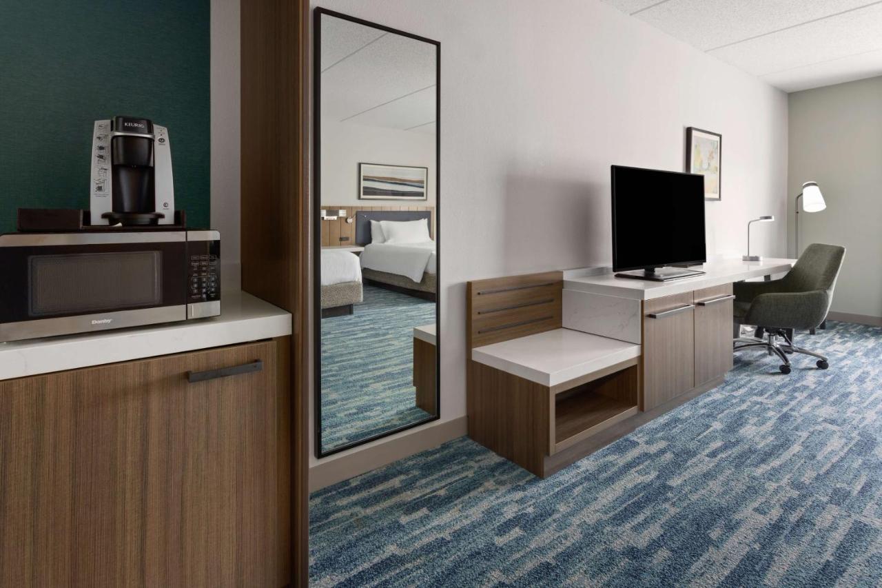 Queen Room with Two Queen Beds and Bath Tub - Disability Access at Hilton Garden Inn Winston-Salem/Hanes Mall