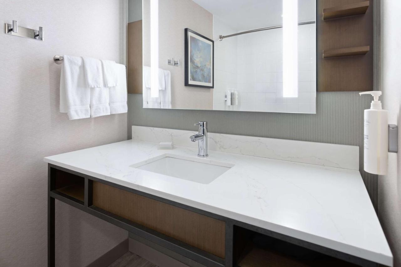 Queen Room with Two Queen Beds and Bath Tub - Disability Access at Hilton Garden Inn Winston-Salem/Hanes Mall