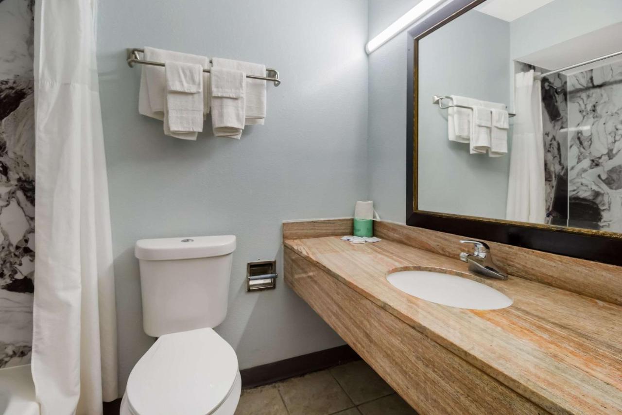 | Midtown Inn