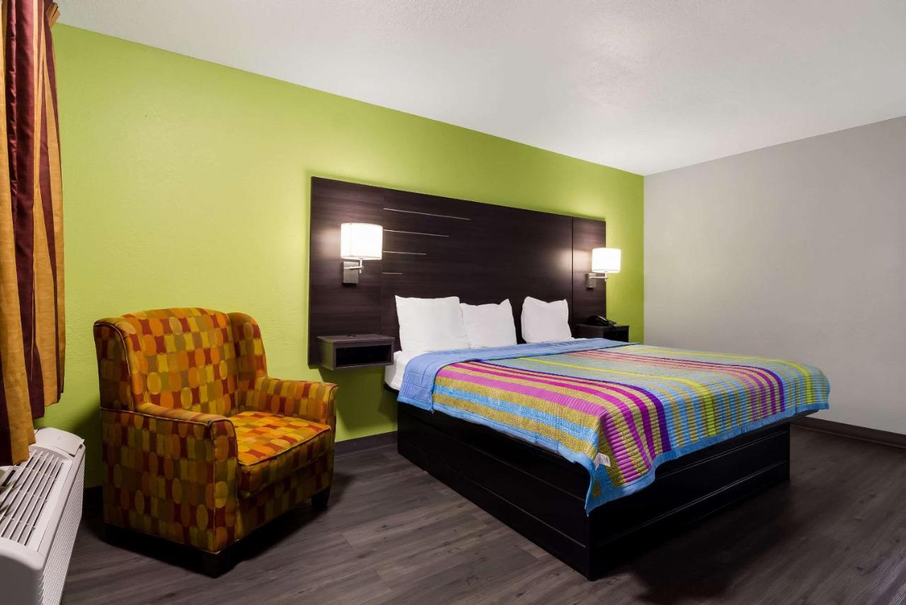 | Midtown Inn