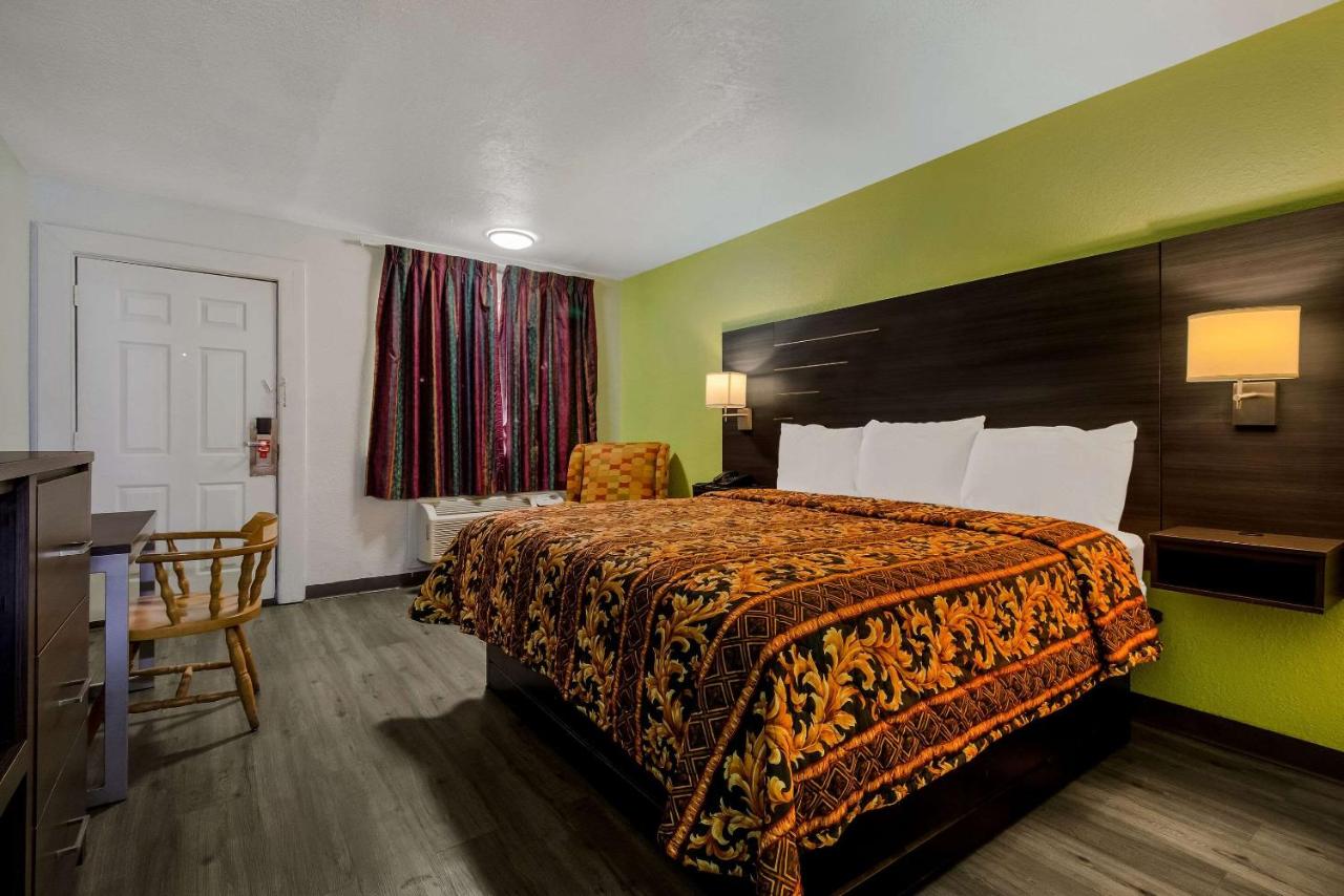 | Midtown Inn