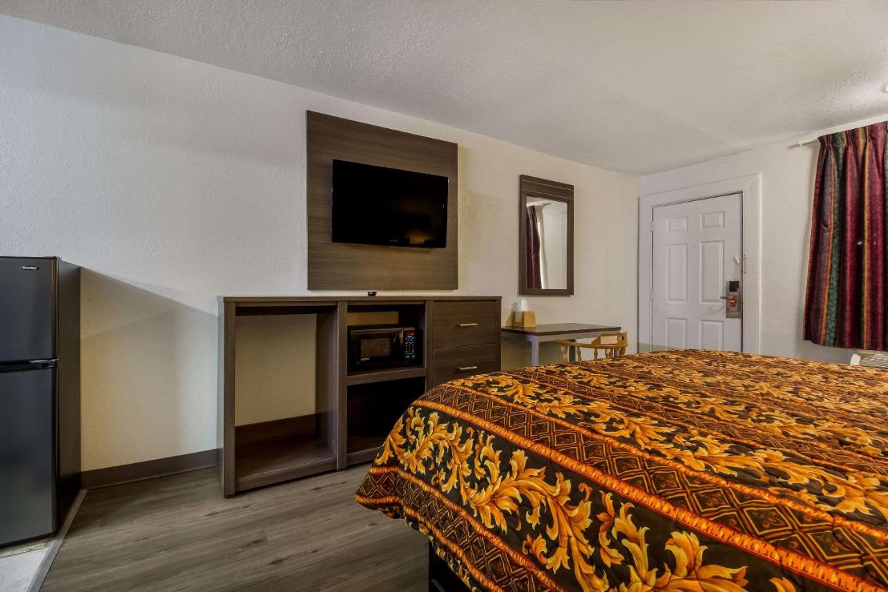 | Midtown Inn