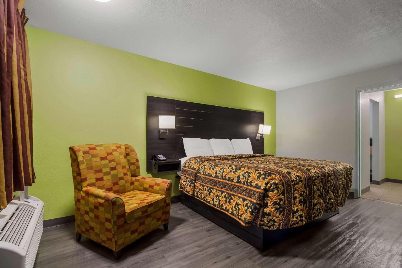 | Midtown Inn
