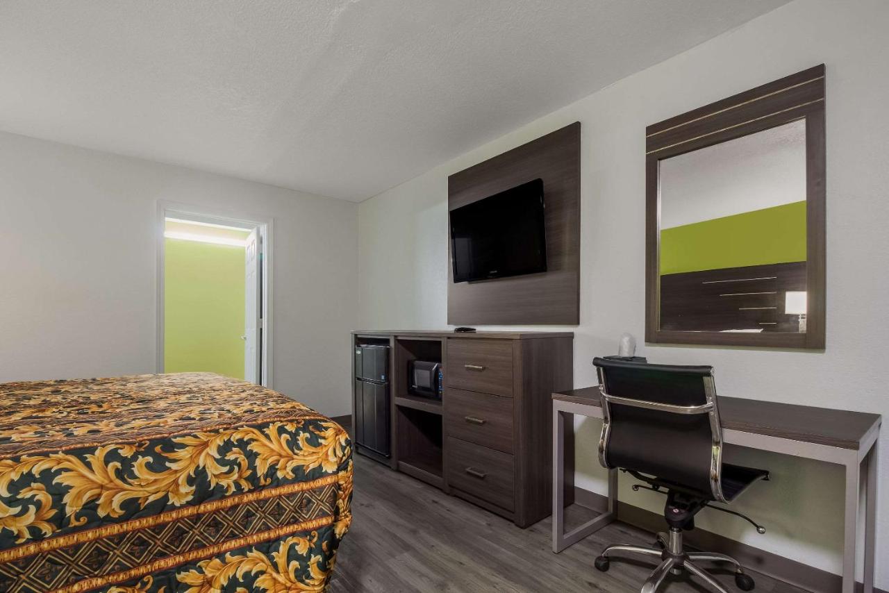 | Midtown Inn