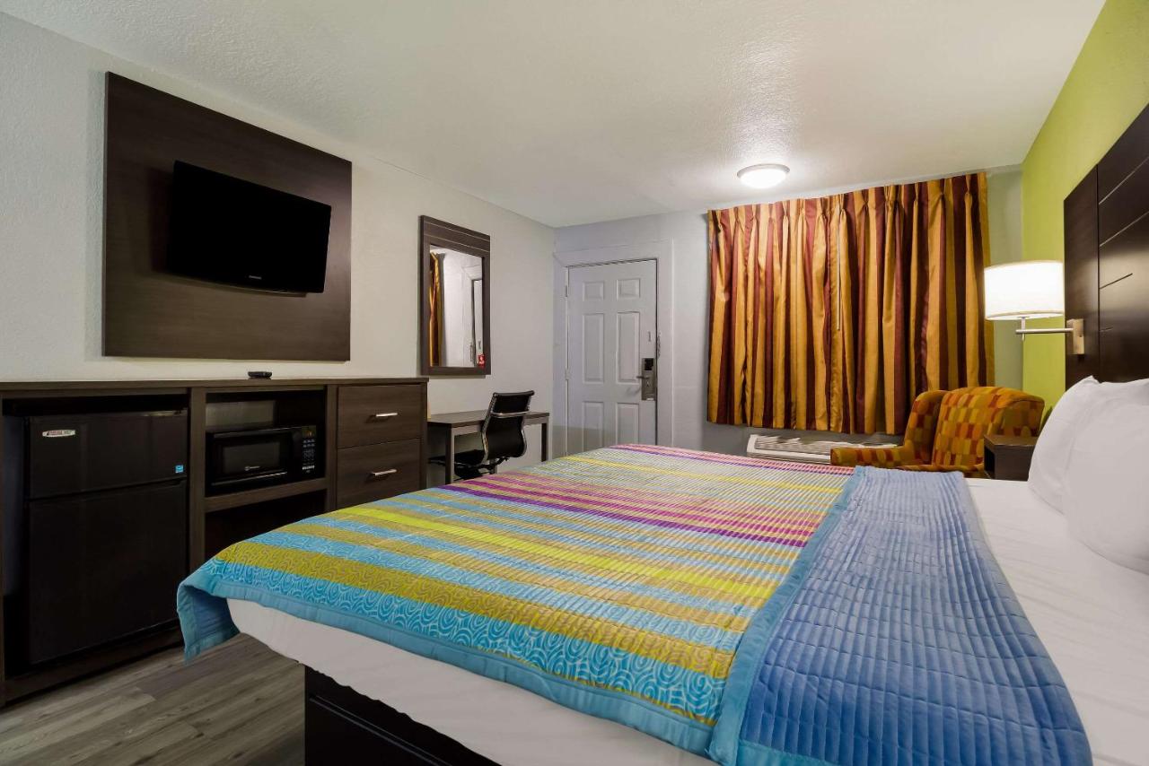 | Midtown Inn