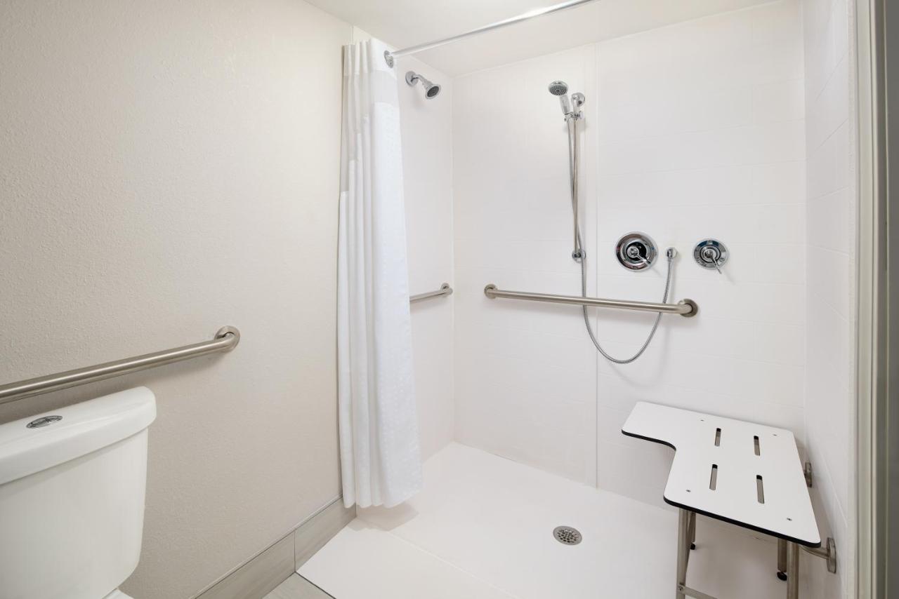 King Suite with Roll in Shower at Holiday Inn Express & Suites Atlanta - Tucker Northlake by IHG