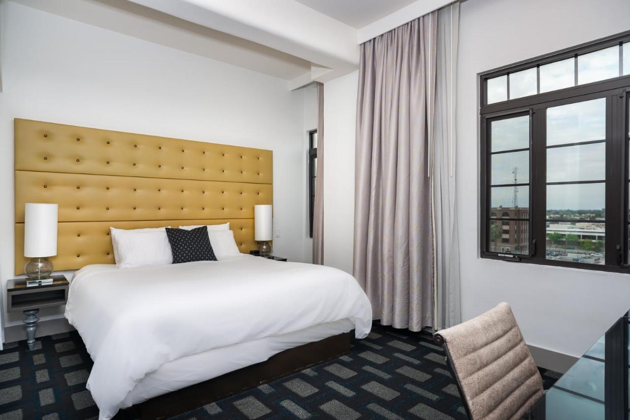  | Padre Hotel
