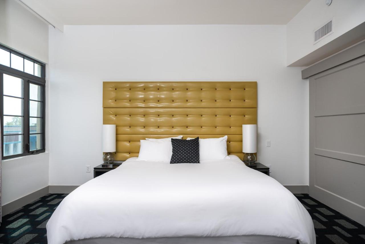  | Padre Hotel