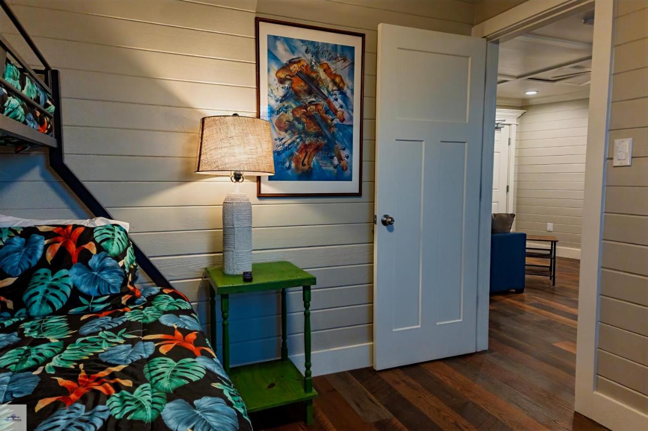  | Blue Dolphin Inn and Cottages