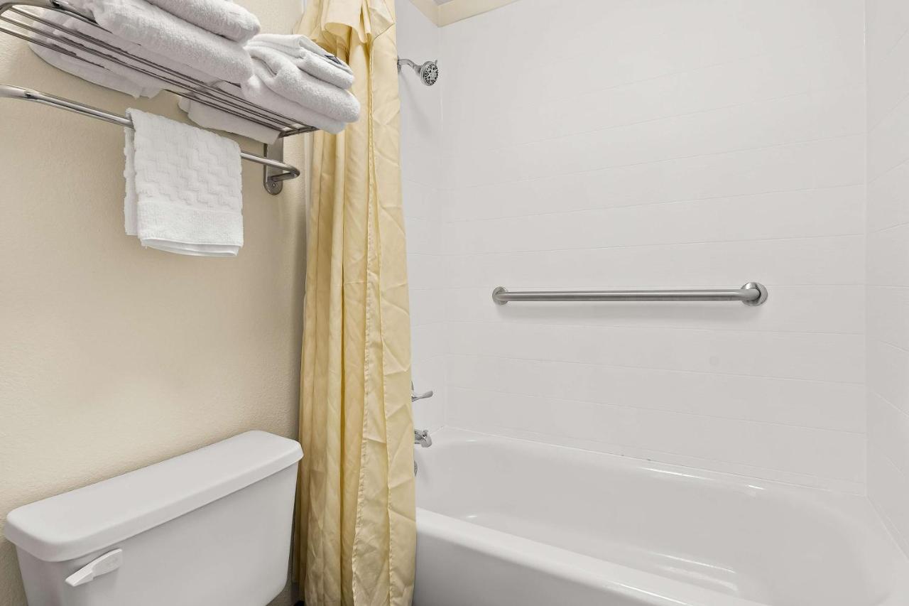 Queen Room with Two Queen Beds - Non-Smoking at Best Western Greenville Inn