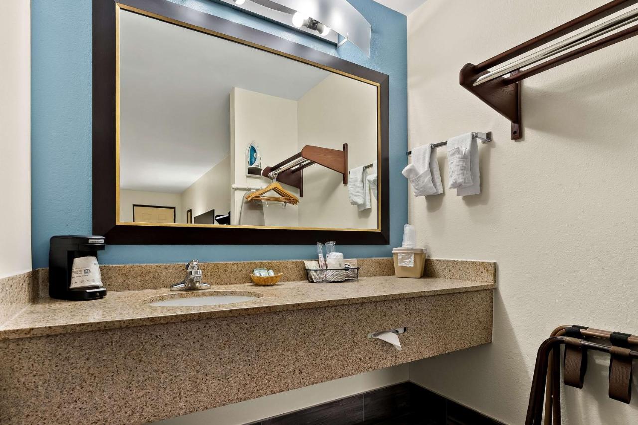 King Room - Non-Smoking at Best Western Greenville Inn